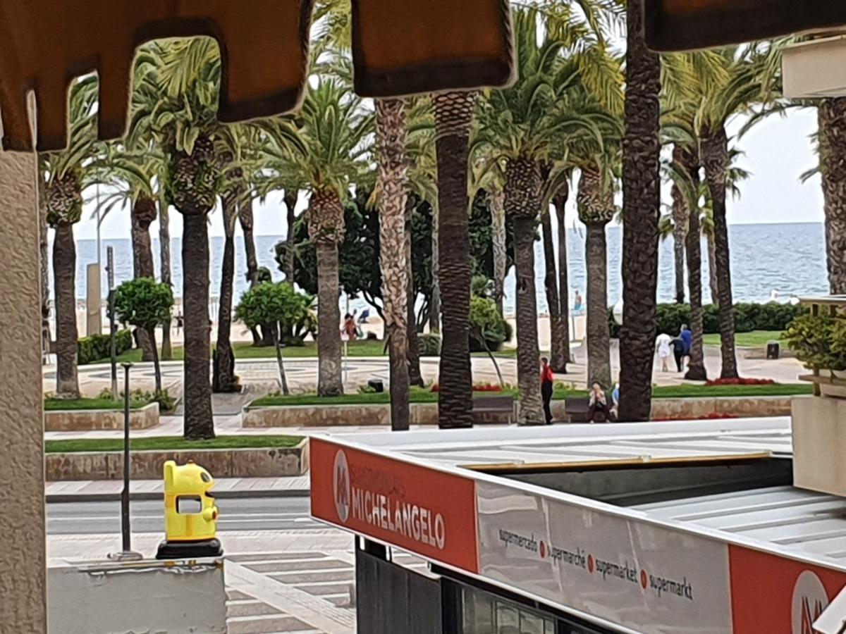 SALOU ,Novelty, primera línea del mar Exterior foto